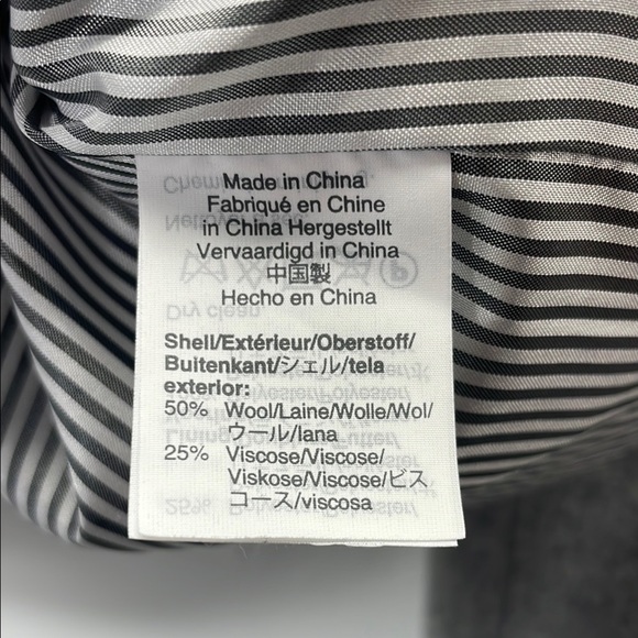 J Crew Gray Wool Suit Jacket with Structured Fit and Notched Lapels Size 0 - Picture 4 of 6